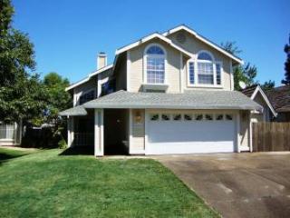 4909 Hidden Meadow Way, Sacramento, CA 95843-5847