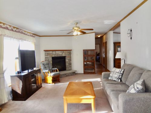 32 Spruce Dr, Belmont NH  03220-4458 exterior