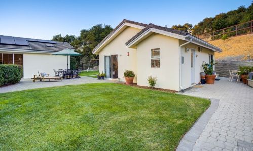 462 Mercedes Ln, Pismo Beach CA  93420-2658 exterior