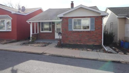 694 Princeton Ave, Palmerton, PA 18071-1117