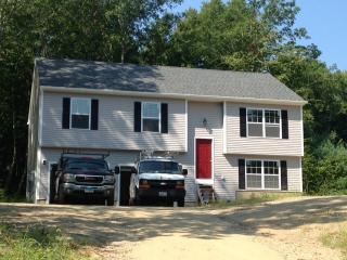 16 Elton Ct, Uncasville, CT 06382-2090