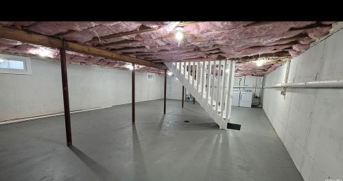 220 4th St, Deer Park NY  11729-5923 exterior