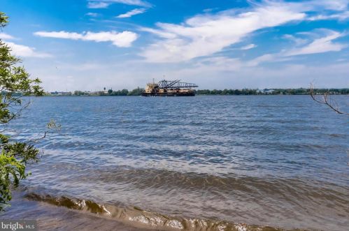 119 Nathan Dr, Riverton NJ  08077 exterior