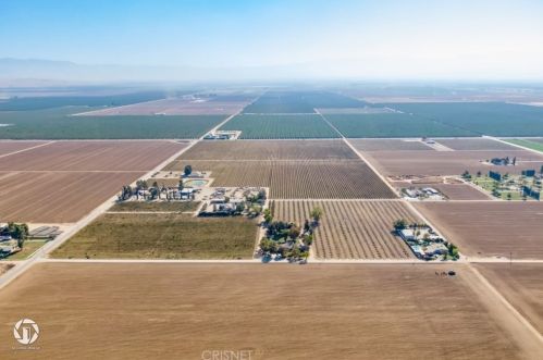 15414 Cuda Dr, Bakersfield CA  93307-9279 exterior