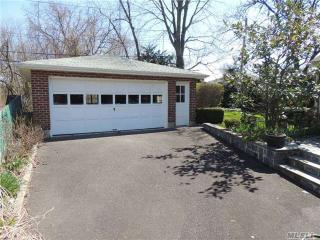 240 Halsey Ave, Muttontown, NY 11753-1624