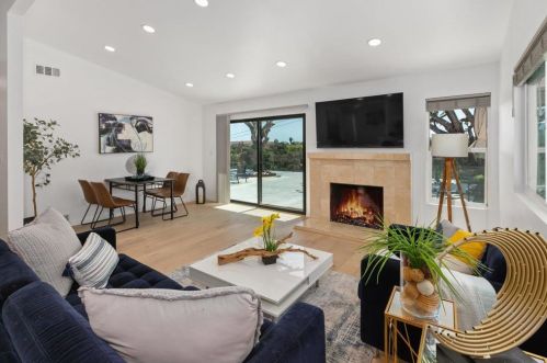 4633 Mount Armet Dr, San Diego CA  92117-4718 exterior