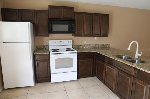 1204 Pleasant Oaks Ct, Kissimmee, FL 34741-6400