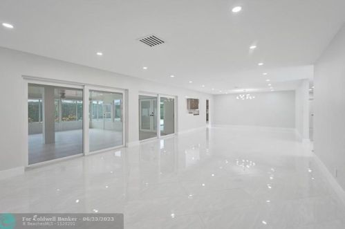 3850 36th Ave, Hollywood FL  33021-1900 exterior