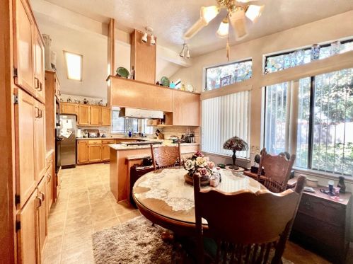 6938 Hidden Brook Ln, Citrus Heights CA  95621-8373 exterior
