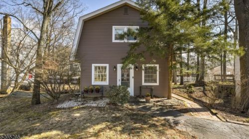 27 Rollins Trl, Hopatcong NJ  07843-1734 exterior