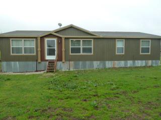 8800 Skyline Dr, Joshua, TX 76058-4203