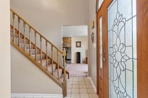 222 Grandview Dr, Moon Twp, PA 15108-3666