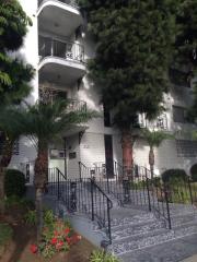 3635 1st St, Long Beach CA  90803-2703 exterior