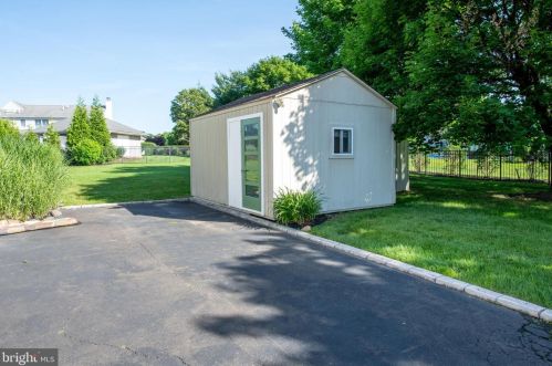 156 Whitney Ln, Southampton PA  18954-1080 exterior