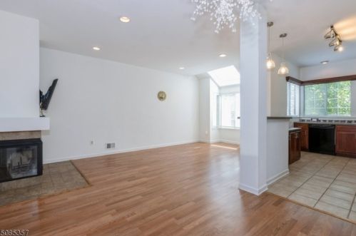 13 Birchwood Rd, Bedminster NJ  07921-1901 exterior