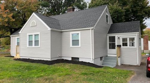 166 Giddings Ave, Windsor, CT 06095-3742