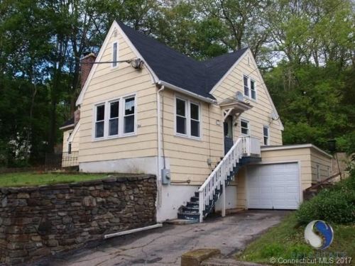 117 Mechanics St, Putnam, CT 06260-1318