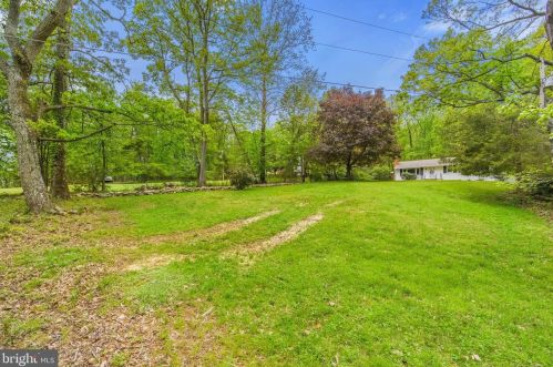 2206 Youngs Dr, Haymarket VA  20169-1534 exterior