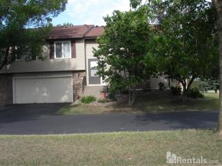 10390 Juniper Ln, Edina MN  55347-4528 exterior