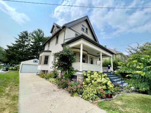 700 10th St, Watertown, WI 53094-4834