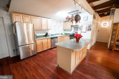 3405 Gallows Rd, Falls Church, VA 22042-3308