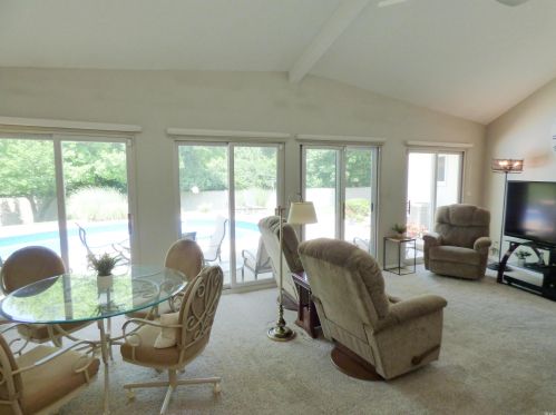 17911 Williamsburg Dr, Granger IN  46530-9252 exterior