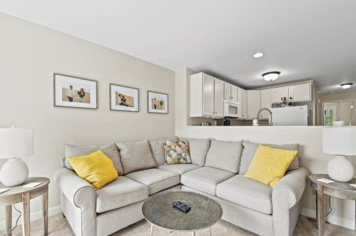 90 Prescott St, Nashua NH 03064-2546 exterior