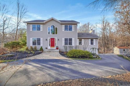 20 Post Ln, Airmont, NY 10901-6729