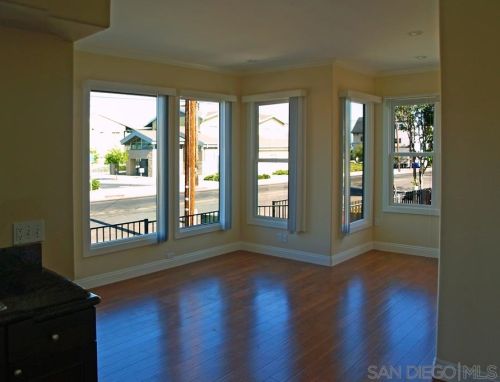358 22nd St, San Diego, CA 92102-2950