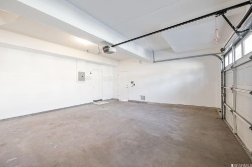 600 Landmark Ln, Redwood City CA  94065-2888 exterior