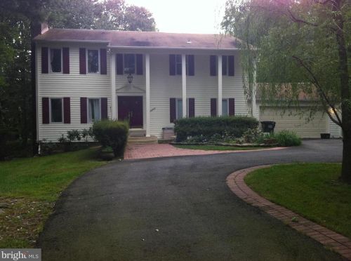 10518 Brevity Dr, Great Falls VA  22066-1736 exterior