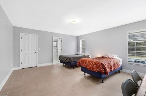 4688 Pembrooke Ln, Bonita Springs FL  exterior