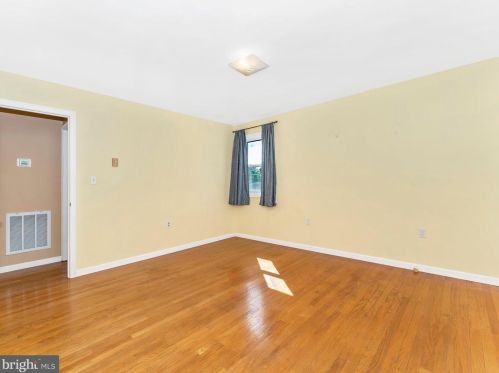 524 Brooke St, Charles Town WV  25414-1106 exterior