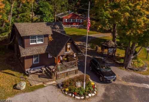 5 Flat Bush Rd, Wantage NJ  07461-4457 exterior