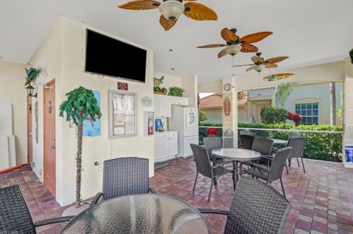 7882 Clemson St, Naples FL  34104-5370 exterior