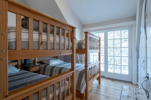 23 Flying Cloud Cir, Mashpee MA 02649-4708 exterior