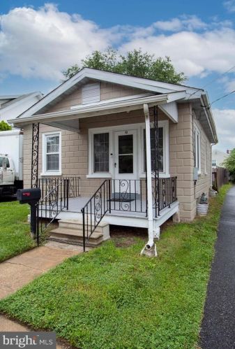 13 Reamer Ave, Wilmington, DE 19804-1715