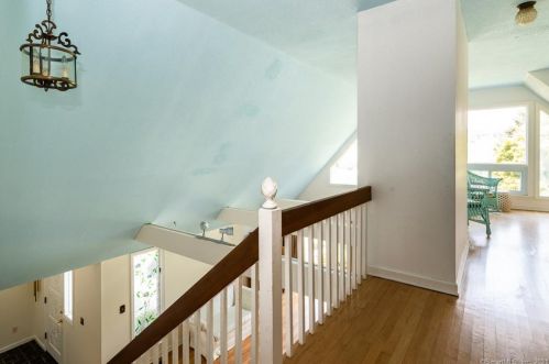 10 Baldwin Dr, Waterford CT  06385-2708 exterior