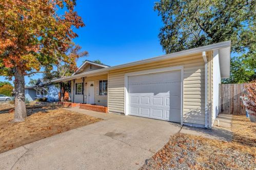 1323 School St, Folsom, CA 95630-3335