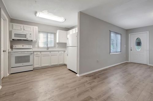 9780 Park Lake Dr, Pinellas Park FL  33782-3563 exterior