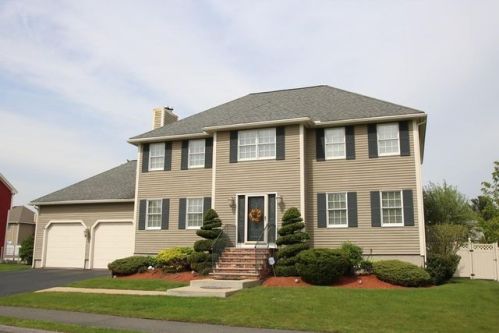 24 Birch Pond Dr, Saugus, MA 01906-1292