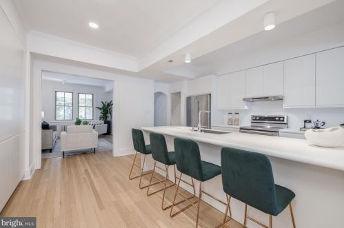 3843 Beecher St, Washington DC 20007-1802 exterior