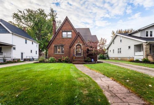 17001 Woodbury Ave, Cleveland, OH 44135-4337