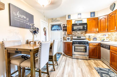 7006 27th Ave, Kenosha WI  53143-5216 exterior