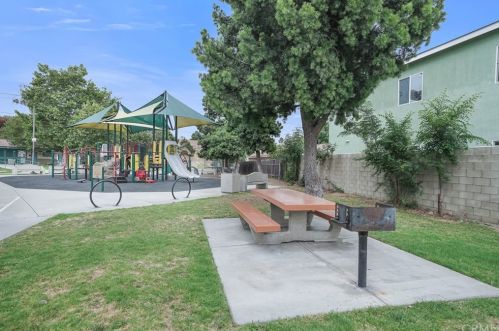 5702 Juarez Ave, Whittier CA  90606-1006 exterior