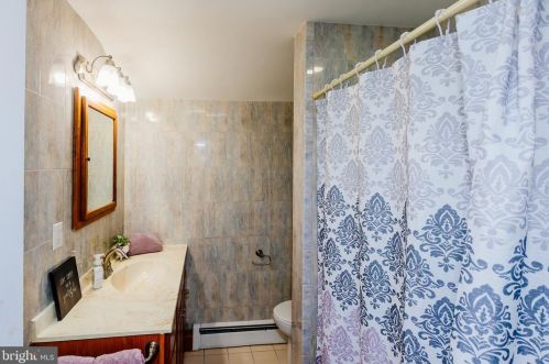 223 Meadow Dr, Yardley PA  19067-1311 exterior