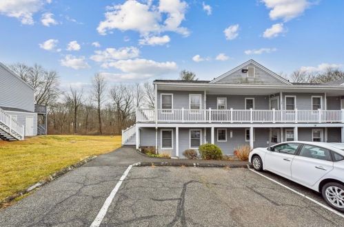 65 Senior Dr, Upper Stepney, CT 06468-2732