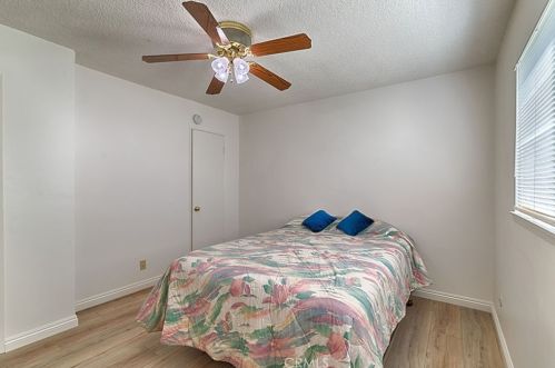 10422 Ponder St, Cypress CA  90630-4462 exterior