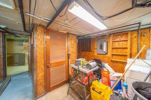 160 Stewart St, Fall River, MA 02720-3928