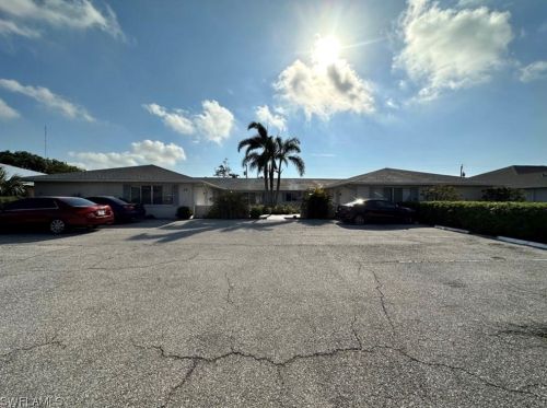 25 23rd Pl, Cape Coral, FL 33990-1454